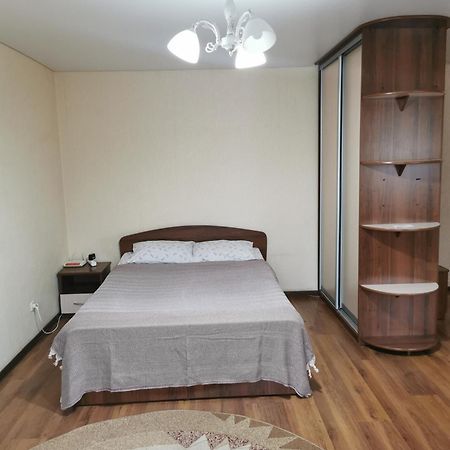 1 Комн Апартаменты В Центре Рядом С Парком Qostanai Exterior foto