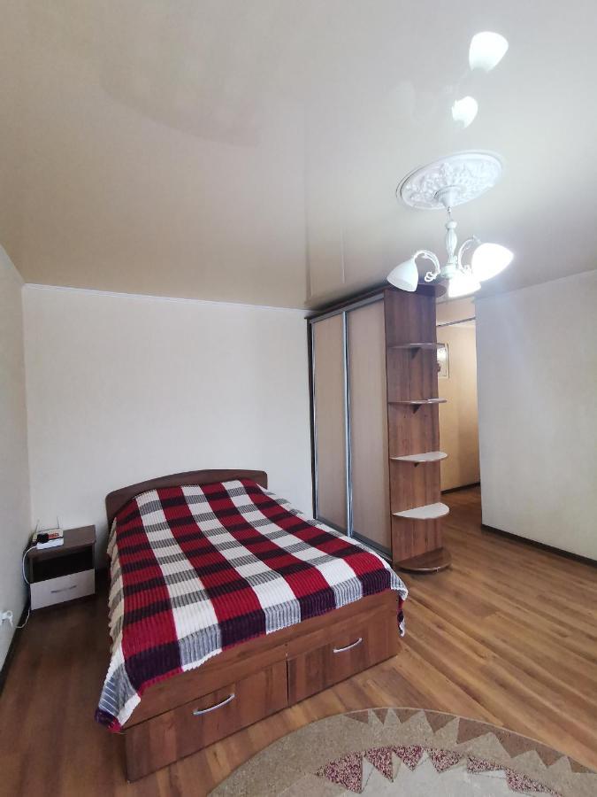 1 Комн Апартаменты В Центре Рядом С Парком Qostanai Exterior foto